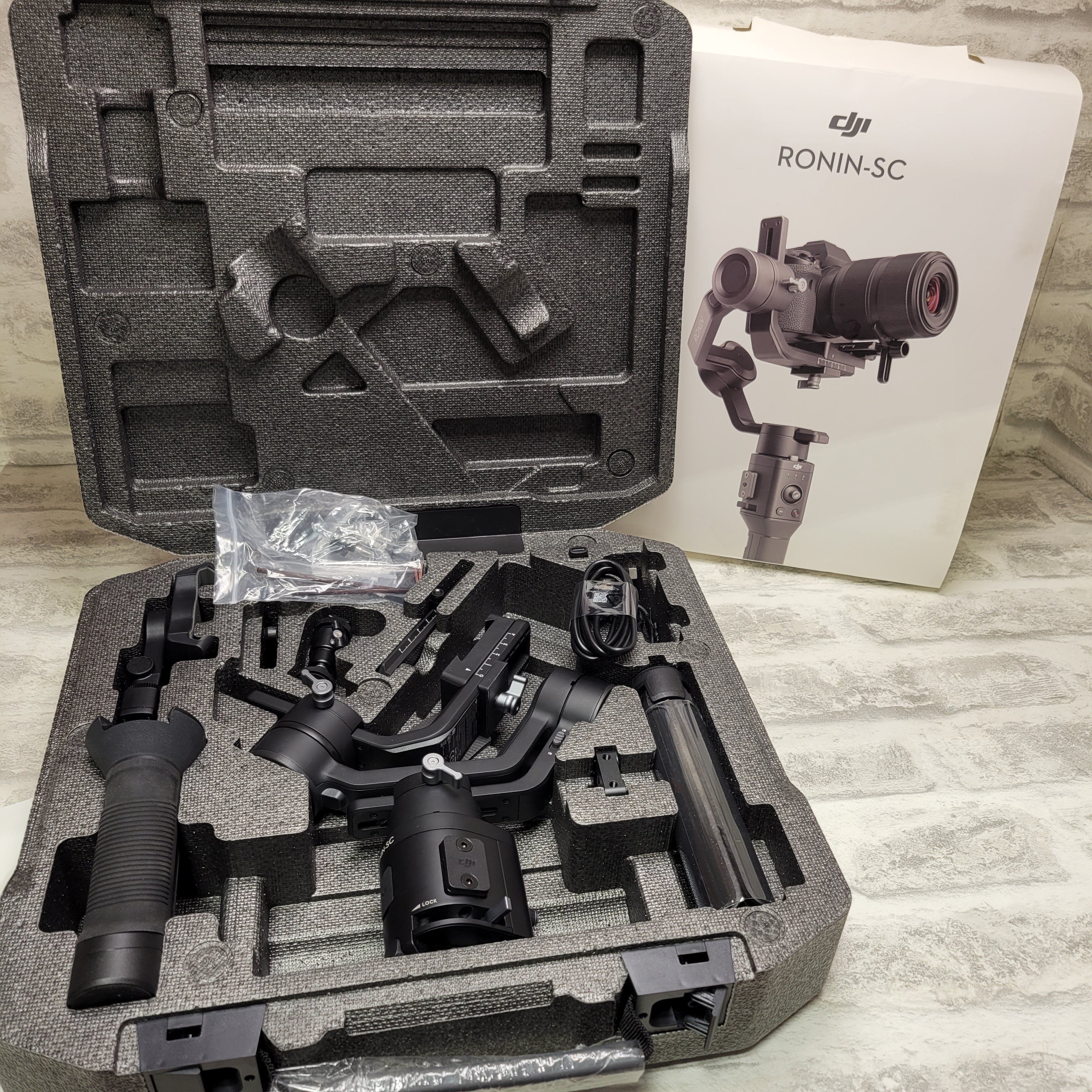 *BROKEN* DJI Ronin-SC - Camera Stabilizer, 3-Axis Handheld Gimbal for DSLR (7702999630062)